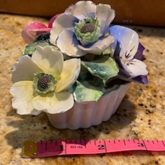 staffordshire bone china bouquet of flowers - Picture 8 of 9